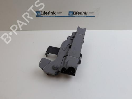 Used Fuse box Fuse box VOLVO V60 II (225) D3 (150 hp) 18640131 18640131