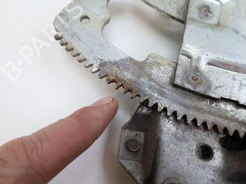 Used Front left window mechanism Front left window mechanism SAAB 900 II Convertible 2.0 -16 Turbo (185 hp) 18639656 18639656