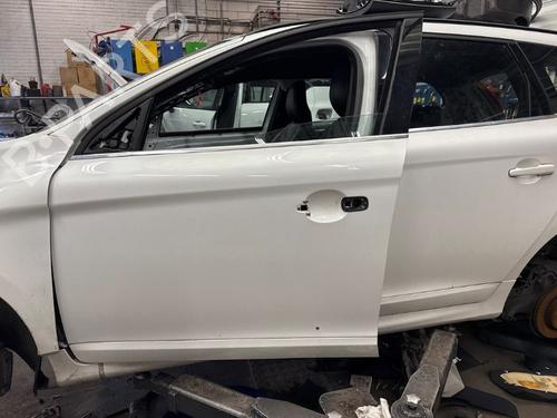 Used Left front door VOLVO XC60 I SUV (156) D3 (150 hp) 32177959