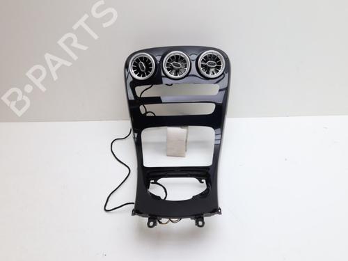 Used Middle console Middle console MERCEDES-BENZ C-CLASS (W205) C 180 (205.040, 205.140) (156 hp) 31956674 31956674