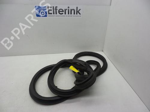 Used Rubber door seal VOLVO XC90 I (275) D5 AWD (200 hp) 18618076