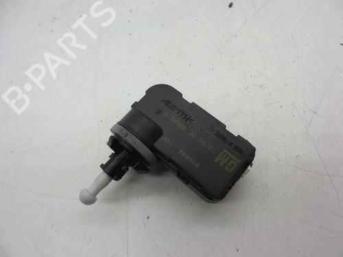 Used Headlight adjuster motor OPEL VECTRA C GTS (Z02) 1.9 CDTI (F68) (120 hp) 18624261