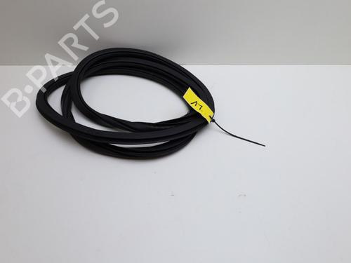 Rubber door seal LYNK & CO 01 PHEV | BP18638464C142 - Image 2