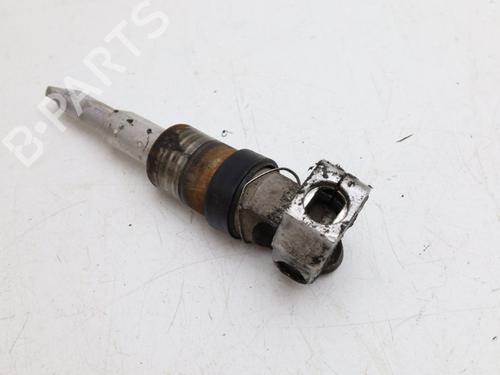 Used Steering column universal joint Steering column universal joint VOLVO V70 II (285) 2.4 (170 hp) 34718922 34718922