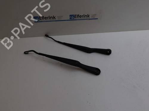 Used Front windshield wiper arm SAAB 900 II Convertible 2.0 -16 Turbo (185 hp) 24825049