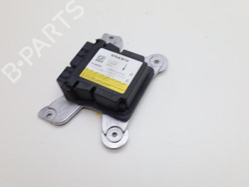 Used ECU airbags VOLVO V60 II (225) D3 (150 hp) 18636774