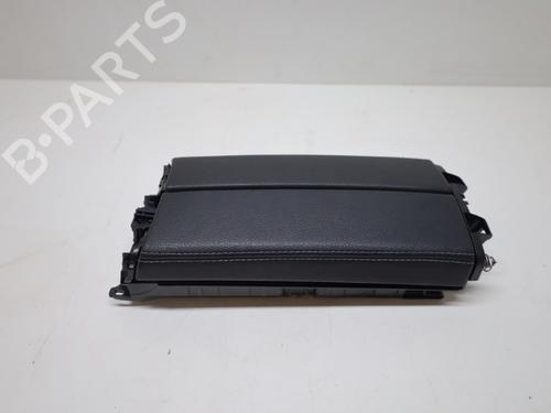 Used Armrest / Center console Armrest / Center console MERCEDES-BENZ B-CLASS Sports Tourer (W247) B 180 (247.084) (136 hp) 36360046 36360046
