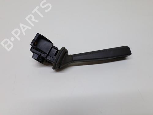 Używane Przełącznik zespolony kolumny kierowniczej Przełącznik zespolony kolumny kierowniczej VOLVO S70 (874) 2.4 (144 hp) 33846839 33846839