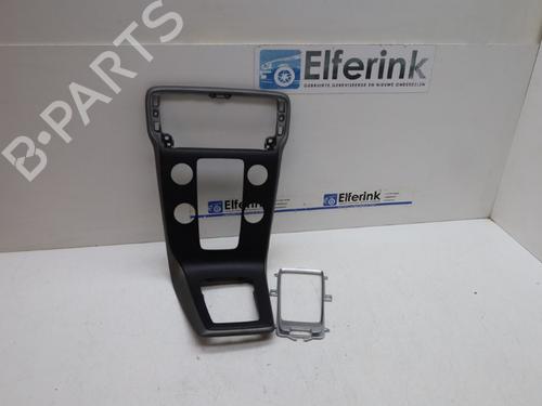 Mittelkonsole Mittelkonsole VOLVO V40 Hatchback (525) D3 (150 hp) 18636180 18636180