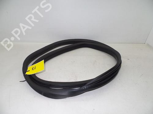 Used Rubber door seal VOLVO XC60 I SUV (156) 2.4 D / D3 / D4 AWD (163 hp) 18614011