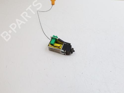 Used Fuel door actuator SAAB 9-5 Estate (YS3E) 2.0 t (150 hp) 30633740