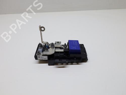 Used Fuse box Fuse box 38463212 38463212