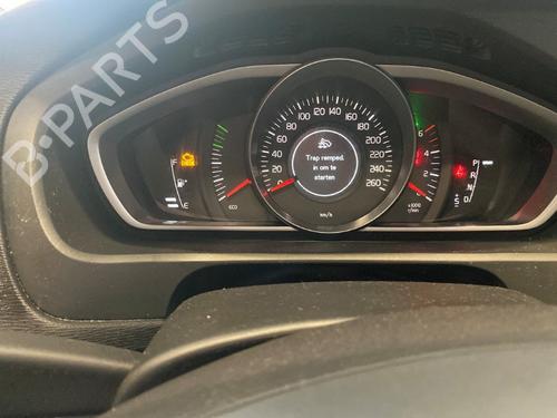 Used Instrument cluster Instrument cluster VOLVO V40 Hatchback (525) D2 (114 hp) 40083320 40083320