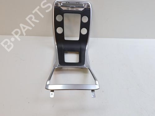 Used Middle console VOLVO V70 III (135) 1.6 DRIVe / D2 (114 hp) 26722104