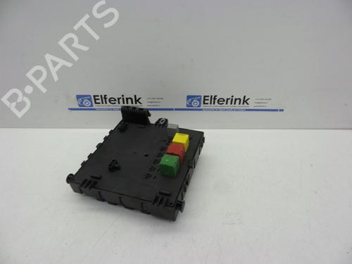 Used Fuse box Fuse box OPEL SIGNUM Hatchback (Z03) 2.2 direct (F48) (155 hp) 18627691 18627691