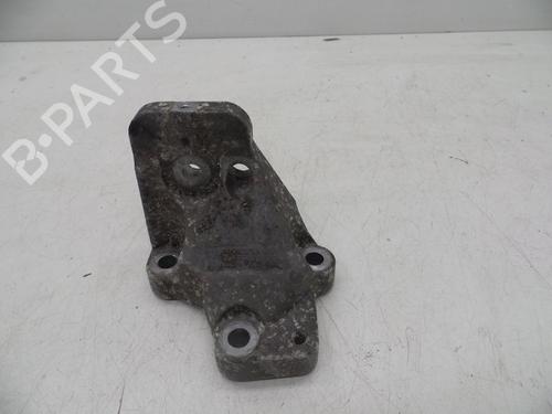 Used Engine mount Engine mount VOLVO V70 II (285) D5 (163 hp) 18615947 18615947