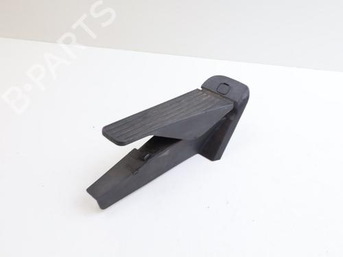 Used Pedal VOLVO V60 II (225) T6 Plug-in Hybrid AWD (340 hp) 29996589