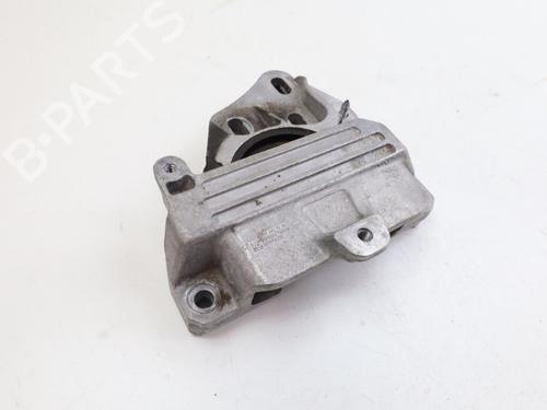 Used Engine mount Engine mount MERCEDES-BENZ A-CLASS Saloon (V177) A 250 e (177.186) (218 hp) 27238879 27238879