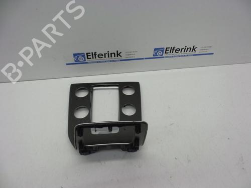 Used Middle console Middle console VOLVO V40 Hatchback (525) D2 (114 hp) 18626183 18626183