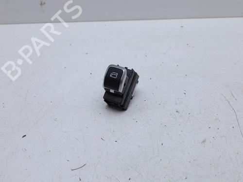 switch-lynk-co-01-hev-8888778677-2017-22133964 main image