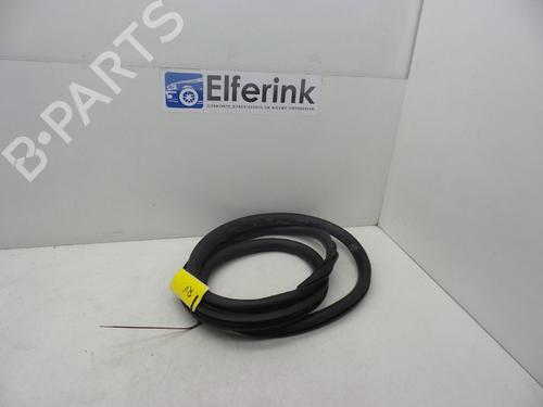 Used Rubber door seal VOLVO V40 Hatchback (525) D2 (120 hp) 18619243