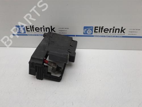 Used Fuse box OPEL MERIVA B MPV (S10) 1.4 (75) (120 hp) 18629212