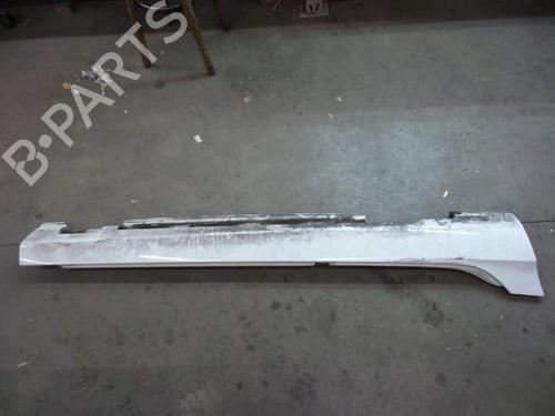 right-sideskirt-volvo-v40-hatchback-525-d2-2012-2013-2014-2015-2016-2017-2018-2019-18637046 main image