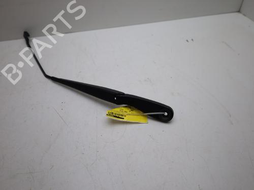 Used Front windshield wiper arm Front windshield wiper arm 38013718 38013718