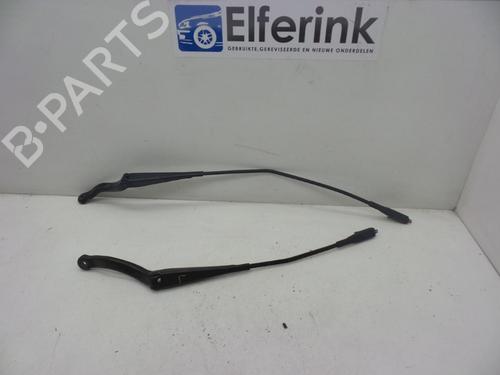 Used Front windshield wiper arm OPEL CORSA D (S07) 1.4 (L08, L68) (90 hp) 18619091