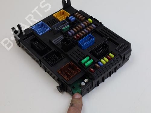 Used Fuse box Fuse box OPEL CORSA F (P2JO) CORSA-e (68) (136 hp) 18637678 18637678