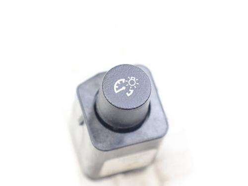 switch-saab-9-7x-2004-2005-2006-2007-2008-2009-2010-2011-2012-29954193 main image