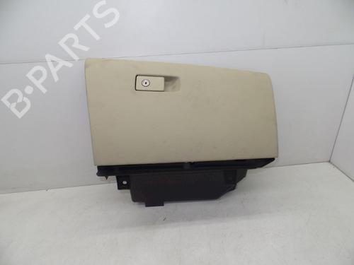 Used Glove box VOLVO XC60 I SUV (156) D5 AWD (185 hp) 18614391