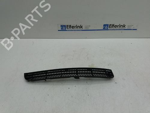 Used Grille VOLVO XC90 I (275) 2.5 T AWD (209 hp) 18634170