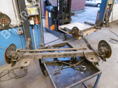 Used Rear axle OPEL VIVARO A Van (X83) 1.9 DI (F7) (80 hp) 18625383