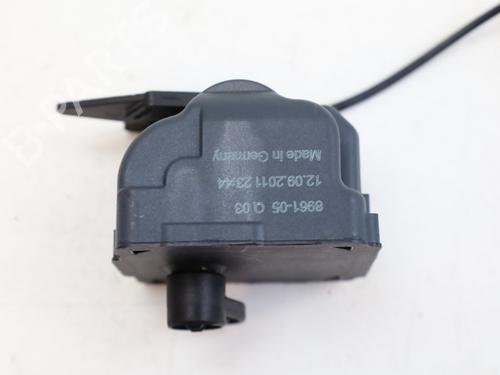 Fuel door actuator MERCEDES-BENZ C-CLASS (W204) C 180 CGI (204.049) | BP26722130E18 