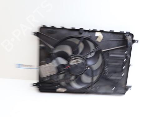 Used Radiator fan Radiator fan 18638950 18638950