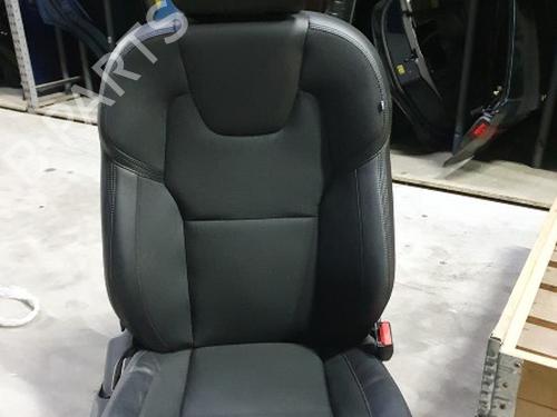 Used Right front seat Right front seat 18639131 18639131
