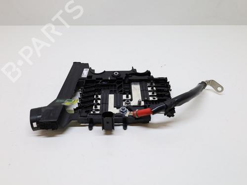 Used Fuse box Fuse box 39512794 39512794