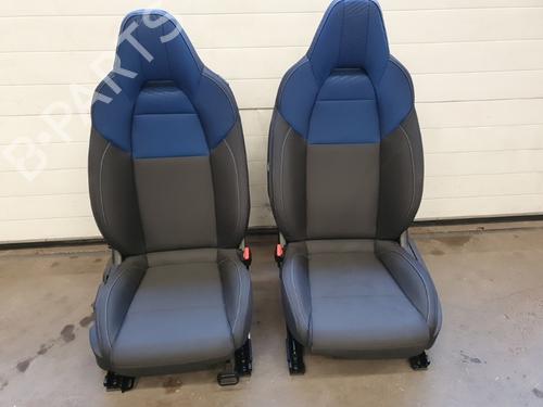 seats-set-lynk-co-01-phev-2017-18638254 main image