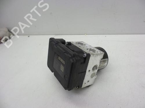 Used ABS pump VOLVO V60 I (155) D5 AWD (215 hp) 22525823
