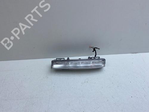 Used Left daytime light Left daytime light 37030786 37030786