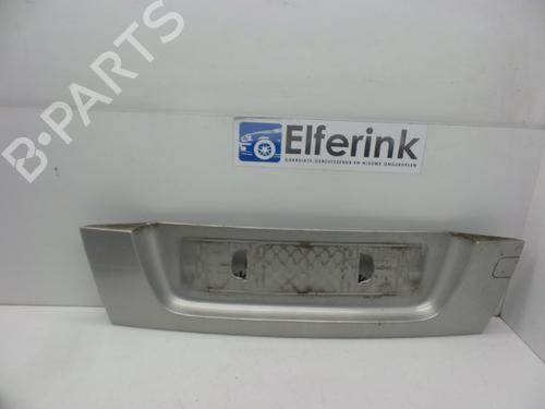 Used Rear center light Rear center light 18626300 18626300