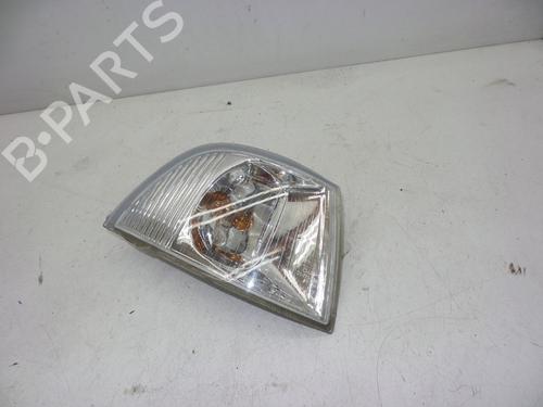 Used Right front indicator Right front indicator VOLVO S40 I (644) 1.8 (122 hp) 18619894 18619894