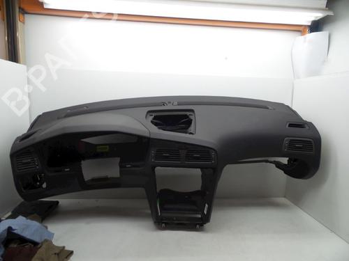 Used Dashboard Dashboard VOLVO V70 I (875, 876) 2.4 (170 hp) 18615768 18615768