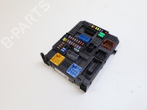 Used Fuse box Fuse box OPEL CORSA F (P2JO) CORSA-e (68) (136 hp) 18637678 18637678
