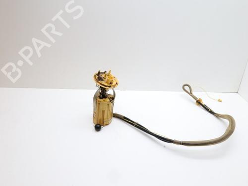 Used Fuel pump VOLVO V70 II (285) D5 (185 hp) 30853966