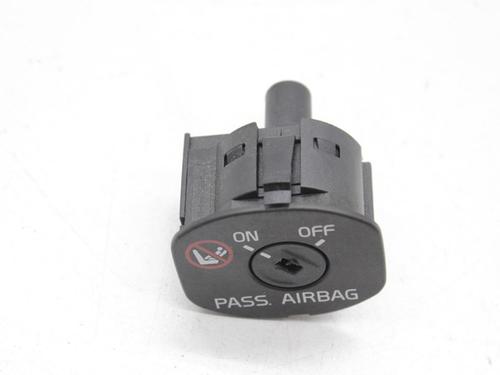 Used Switch Switch VOLVO V70 III (135) 2.4 D (163 hp) 18612016 18612016