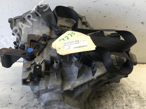 Used Gearbox VOLVO S60 I (384) 2.4 D (126 hp) 18219561