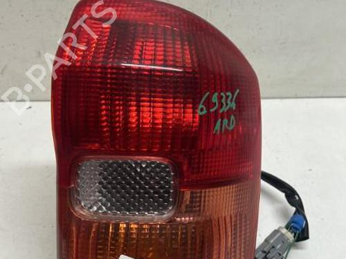 Achterlicht rechts TOYOTA RAV 4 II (_A2_) 2.0 D 4WD (CLA20_, CLA21_, CLA20R, CLA21R) (116 hp) 18225796