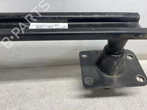 Front bumper reinforcement PEUGEOT 5008 (0U_, 0E_) 1.6 HDi | BP27637683C109 